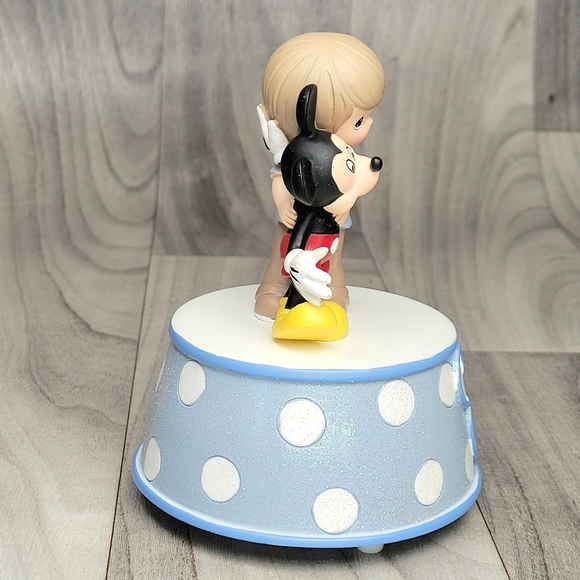 Precious Moments DISNEY SHOWCASE You Are Loved Mickey Mouse 132107 Musical Figur - Picture 8 of 13